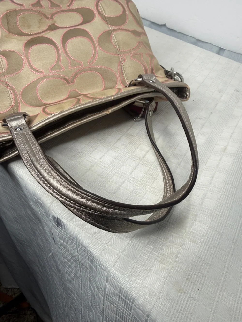 Coach Daisy Outline Signature Metallic Mia Tote handbag, model F23940. - Picture 10 of 10